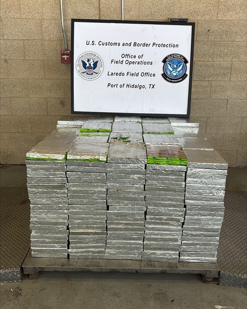 Gli agenti della CBP sequestrano metanfetamine per 10,75 milioni di dollari nascoste in un carico di porri al valico di frontiera texano