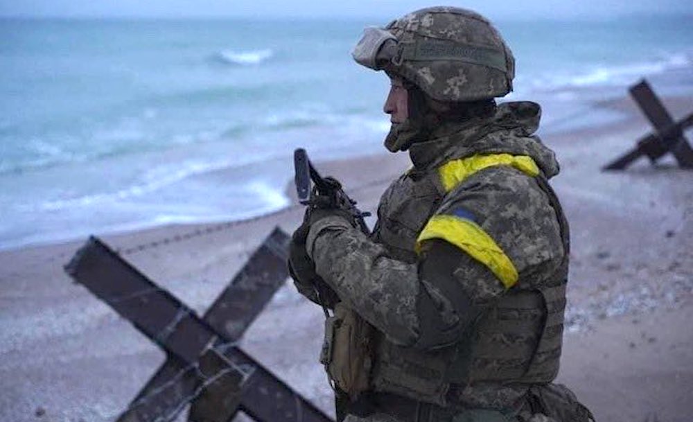 Due navi mercantili danneggiate da attacchi si incagliano sulla costa turca del Mar Nero