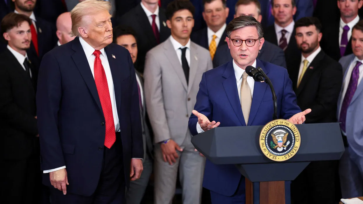 PAC powiązany z Trumpem wlewa miliony do głęboko republikańskich okręgów, gdy plan przerysowania map przez GOP załamał się