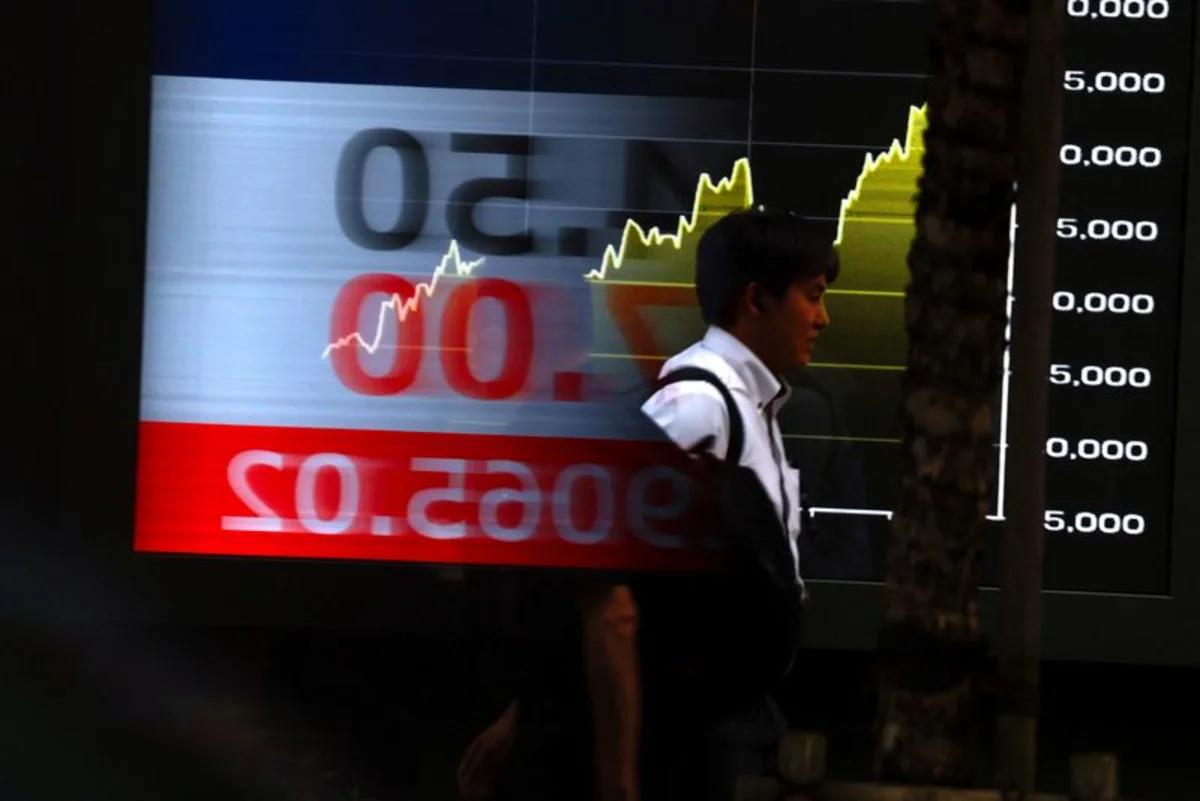 Global Stocks Climb Amid Iran Tensions; Oil Rebounds, Yen Holds Most Intervention Gains