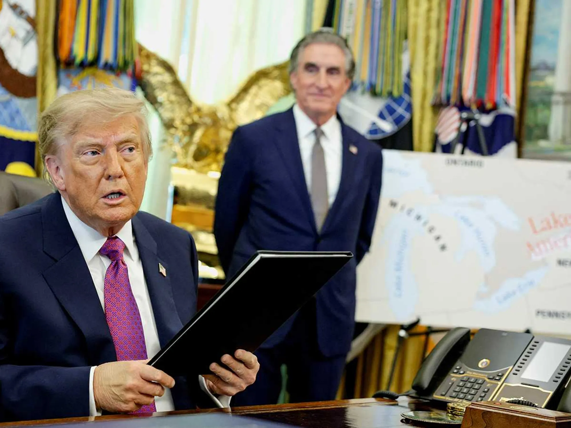 Colère du camp MAGA après que le vétéran républicain Al Michaels s'est moqué du renommage d'un lac par Trump