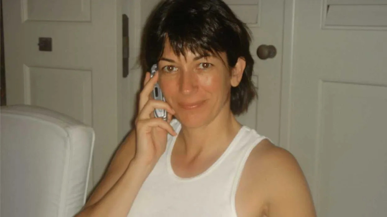 Il giudice respinge la richiesta di Ghislaine Maxwell di annullare le condanne per traffico sessuale e definisce le argomentazioni 'frivole'