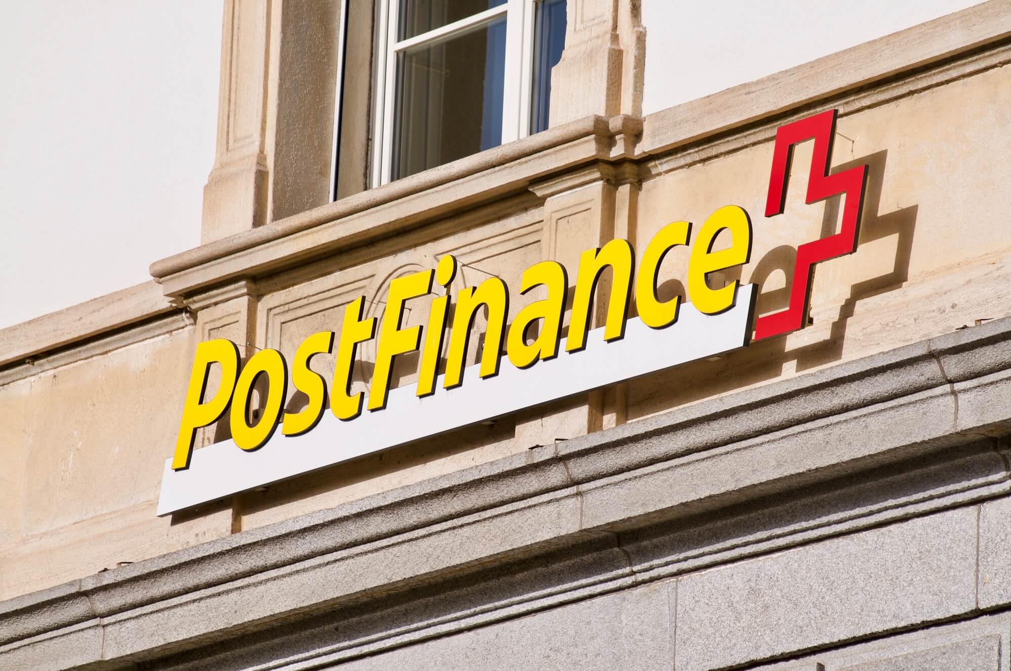 PostFinance rezygnuje z dwunastotygodniowego okresu blokady i przechodzi na elastyczne warunki stakingu Ethereum