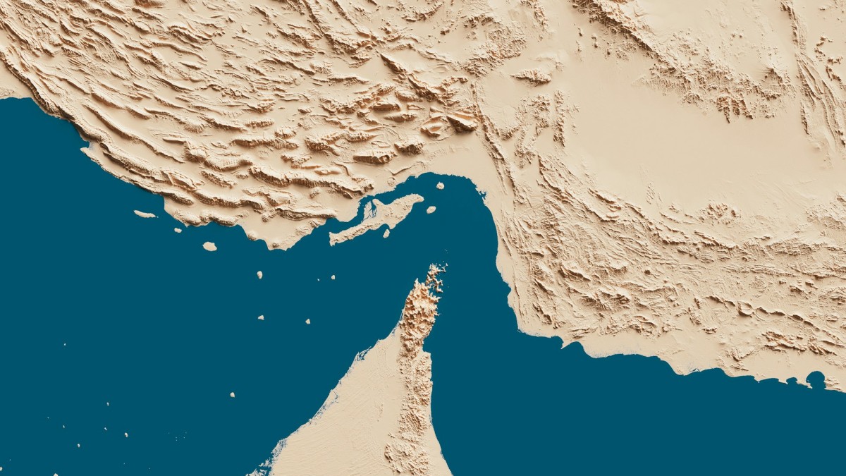 El tráfico marítimo por Hormuz cae a su mínimo semanal mientras el enfrentamiento entre EE.UU. e Irán se prolonga