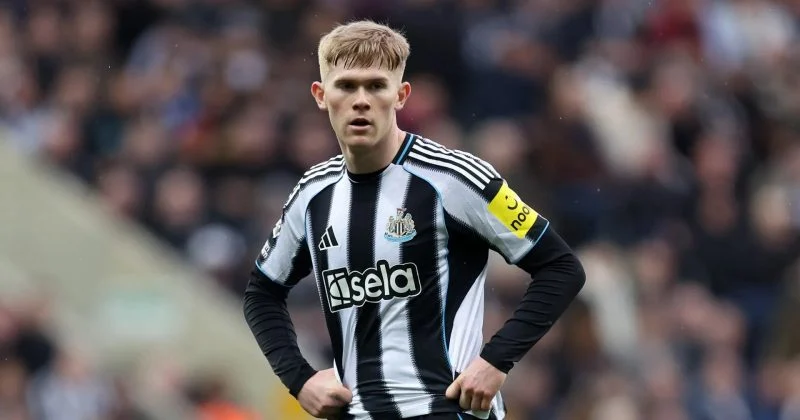 Newcastle signalisiert, dass Lewis Hall nicht zu Manchester United wechseln wird