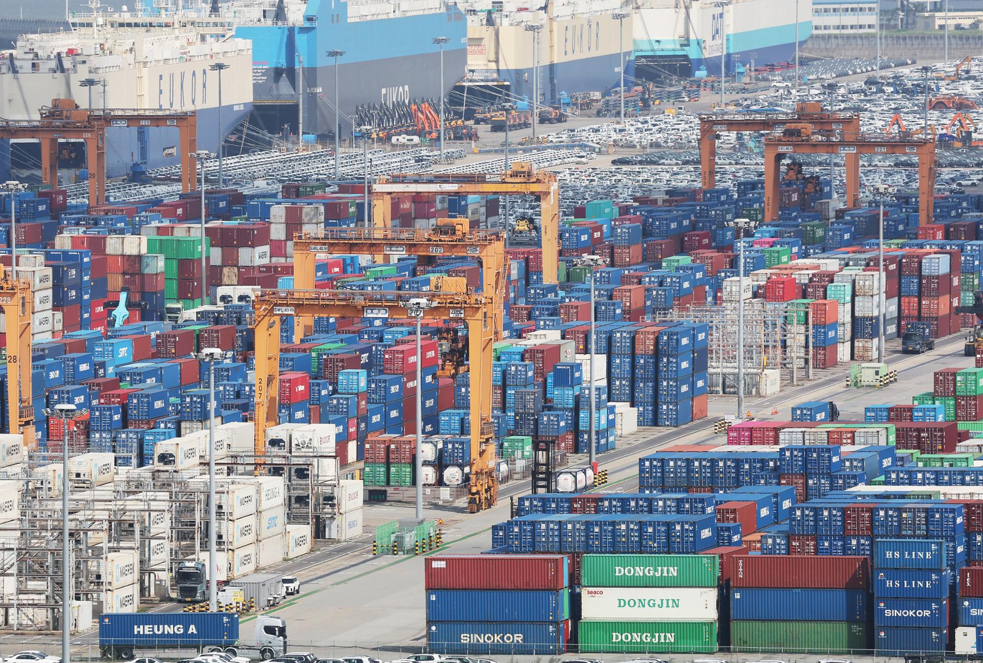 BOK signals continued monetary tightening amid rising inflation, solid economic growth