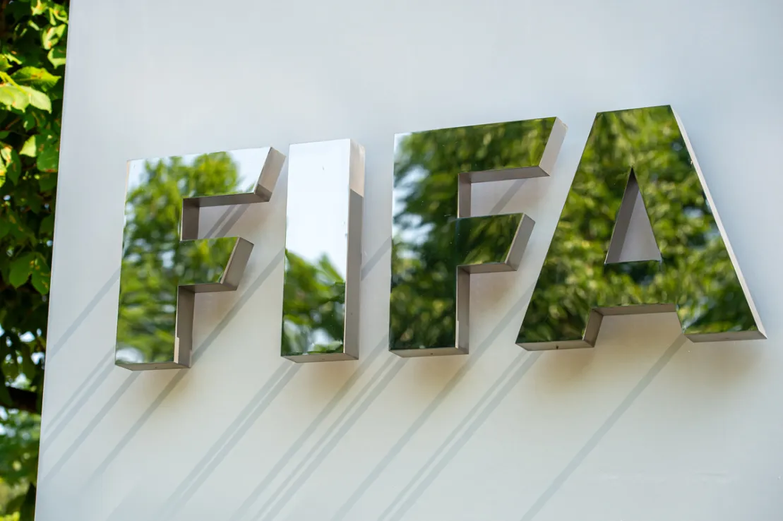 La FIFA está más allá de toda reforma y debería abolirse y ser reemplazada por un nuevo organismo mundial de fútbol, argumenta profesor de ética