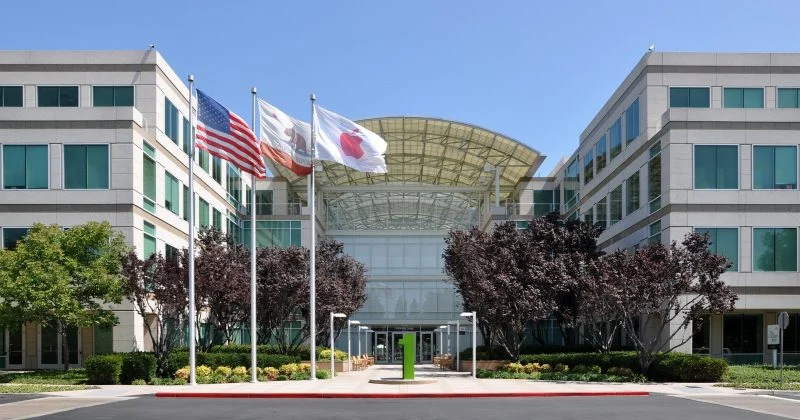 Apple、Q4予想が市場予想を下回り約5000億ドルの時価総額減少に直面、Nvidiaに首位を明け渡す可能性