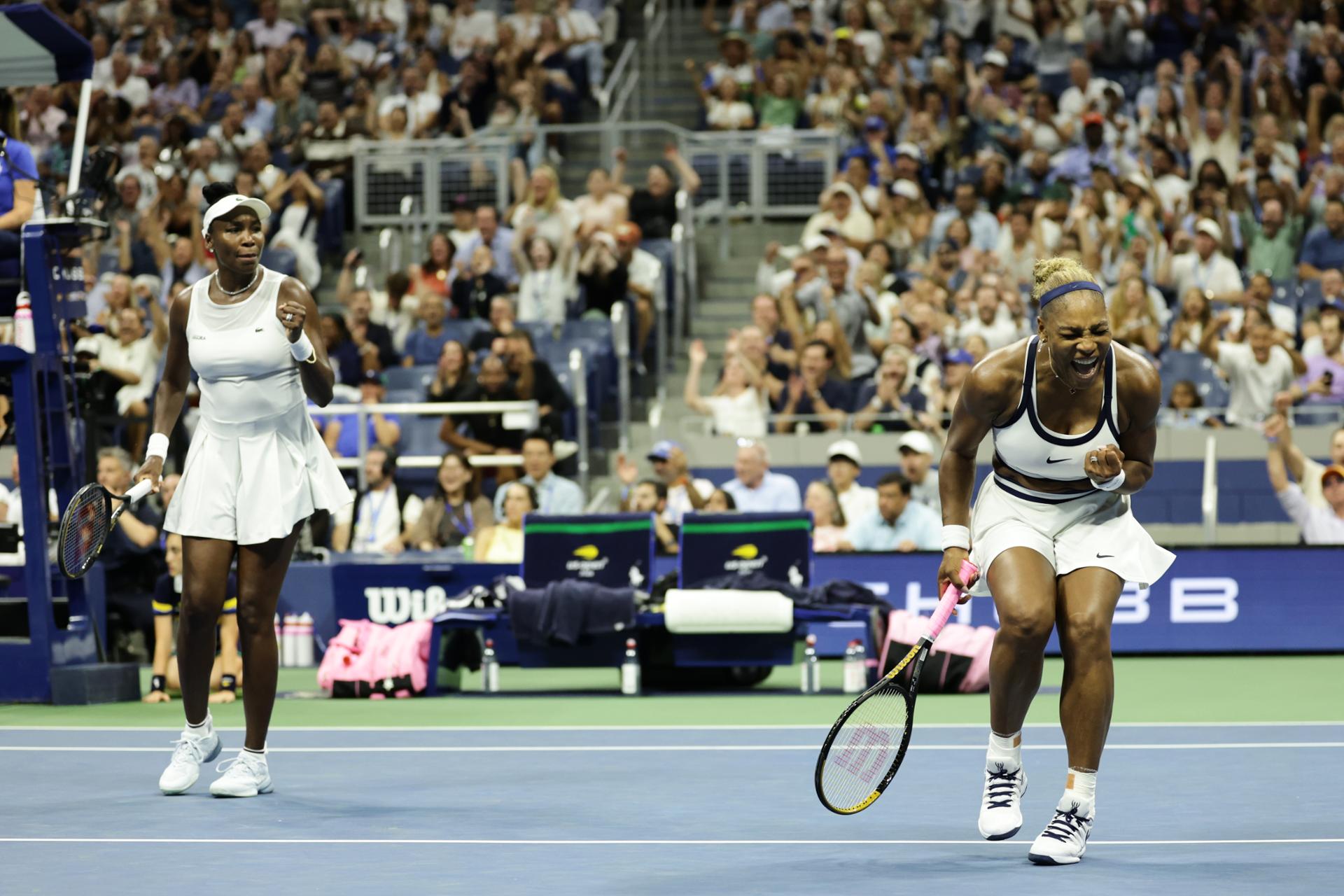 Le sorelle Williams si arrendono al ritorno negli US Open di doppio mentre i campioni avanzano al quarto turno
