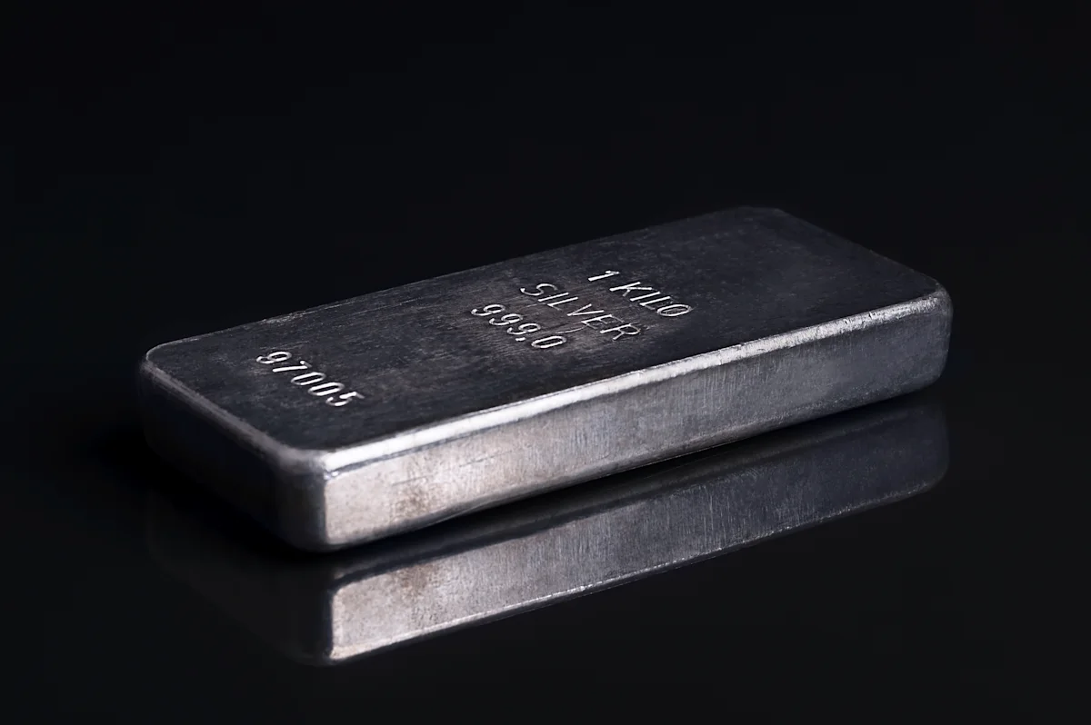 Silver Holds Steady at $68.63, Preserving 17% Monthly Gain Ahead of PCE Data and Jackson Hole