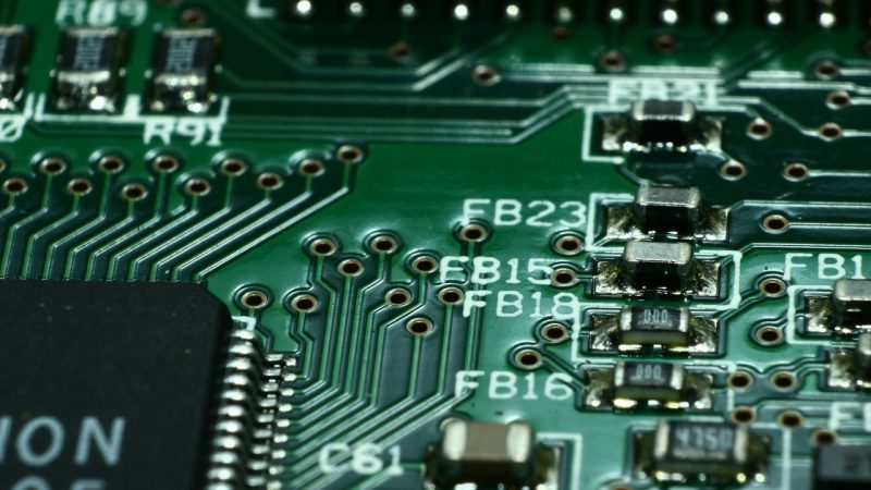 Jeff Dean twierdzi, że AI może skrócić czas projektowania chipów z 18–30 miesięcy do 3–6 miesięcy