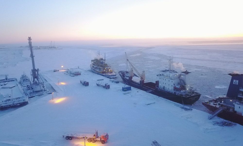 Record-Sized Russian Convoy Navigates Northern Sea Route Eastbound