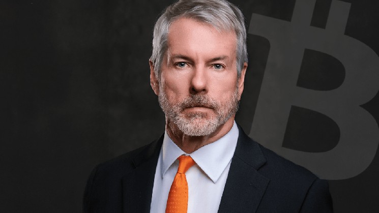 Michael Saylor Smentisce la Notizia di Una Nuova Autorizzazione alla Vendita di Bitcoin da Parte di Strategy