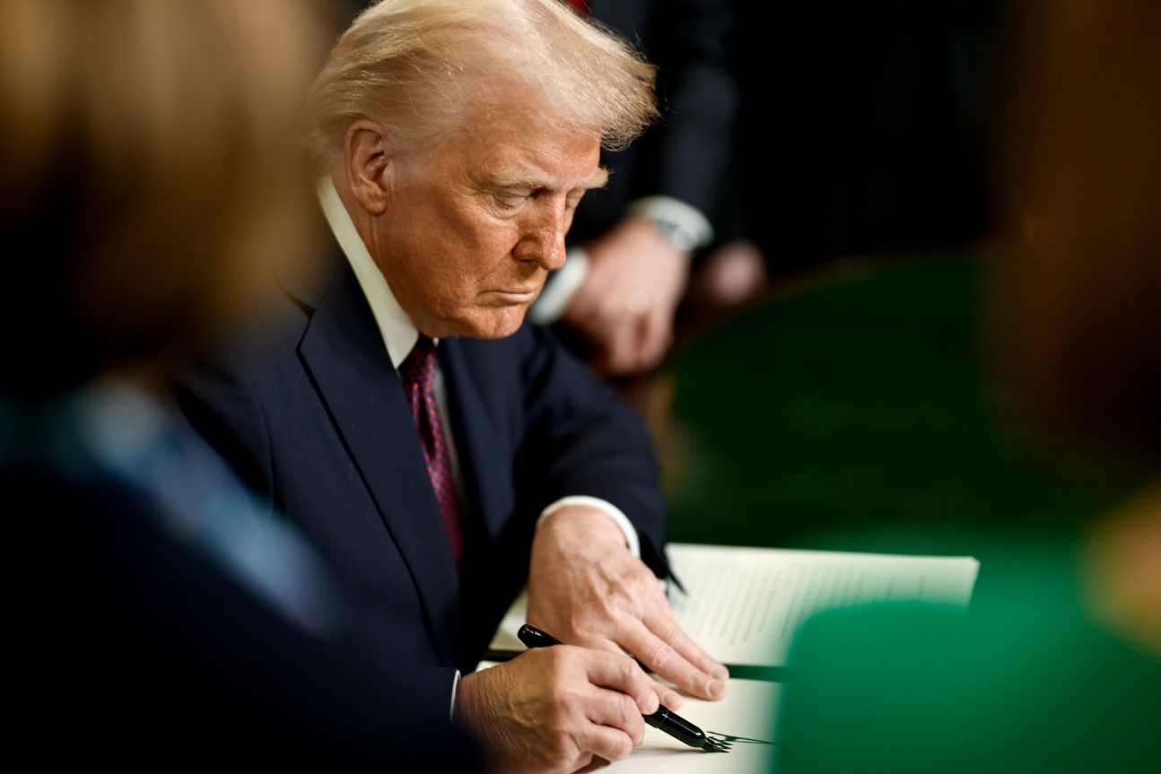 Trump prolonge de 90 jours la dérogation au Jones Act face à une vive opposition du secteur maritime intérieur