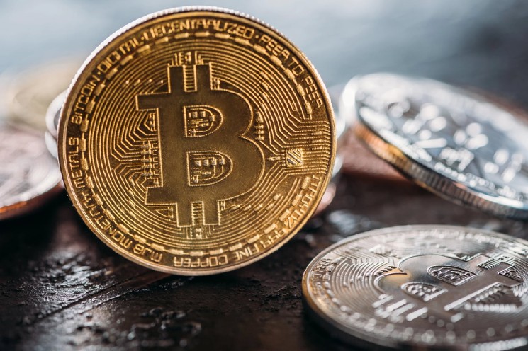 比特币365天滚动ROI跌破1，过去一年持有者亏损约49%