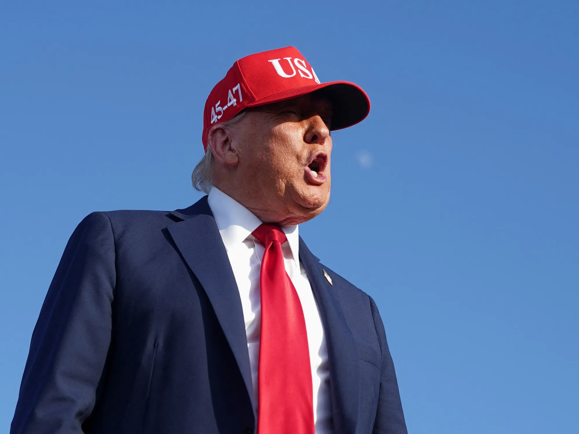 Cabinet Officials Flood Iowa as Republicans Face Unexpectedly Tight Races in Traditionally Red State