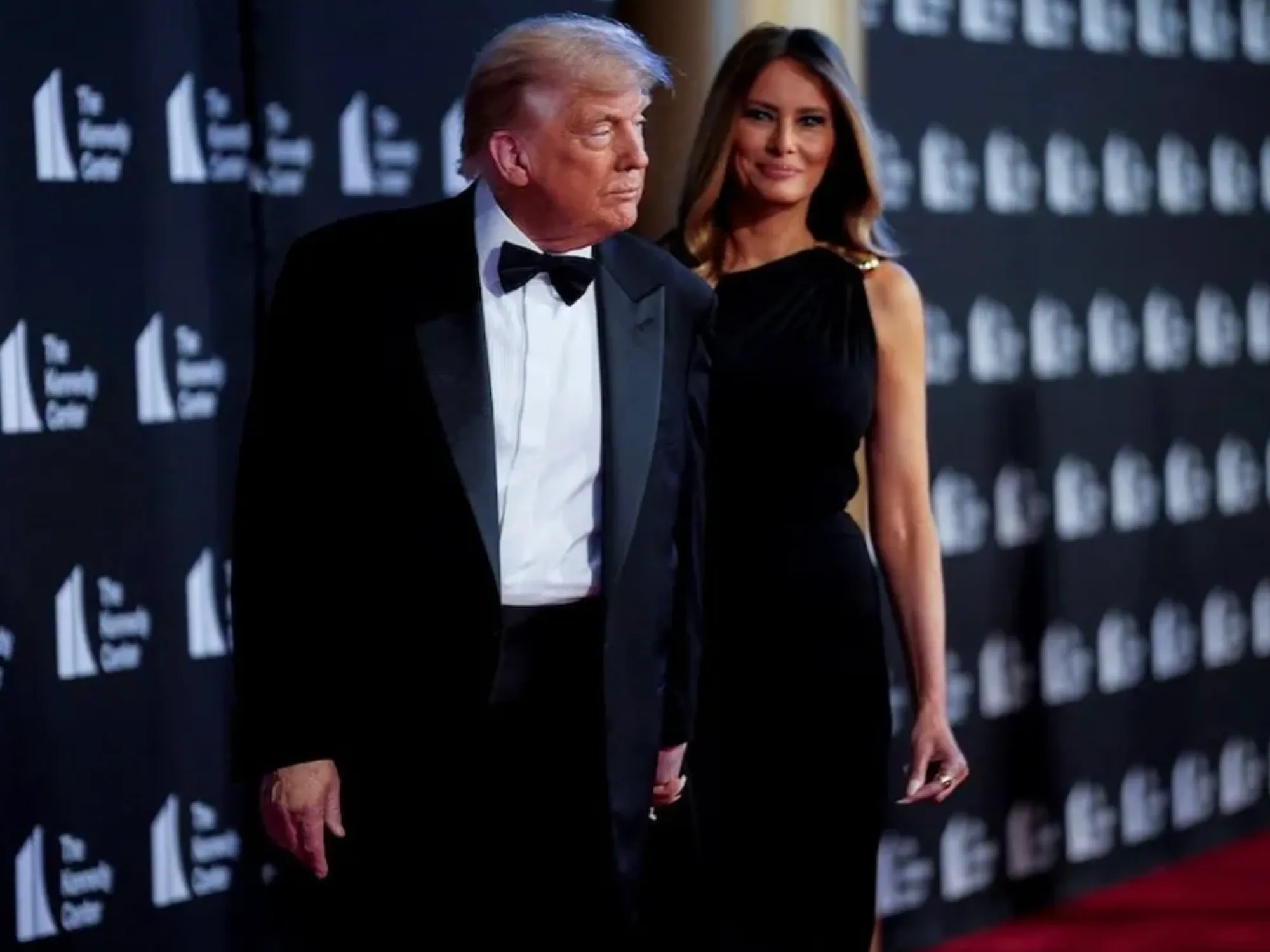 Las propias declaraciones de Trump debilitan su intento de poner su nombre en el Kennedy Center, según un analista legal