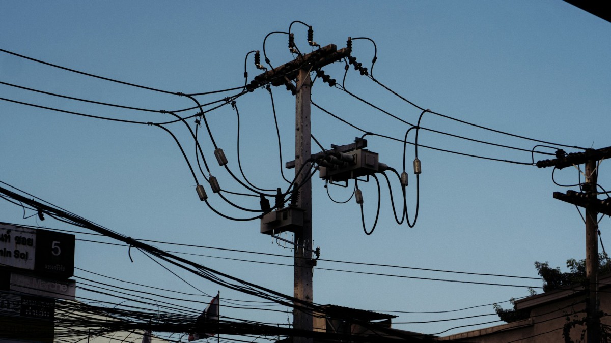 Las redes eléctricas envejecidas del Sudeste Asiático amenazan el repunte de la inversión en energía limpia