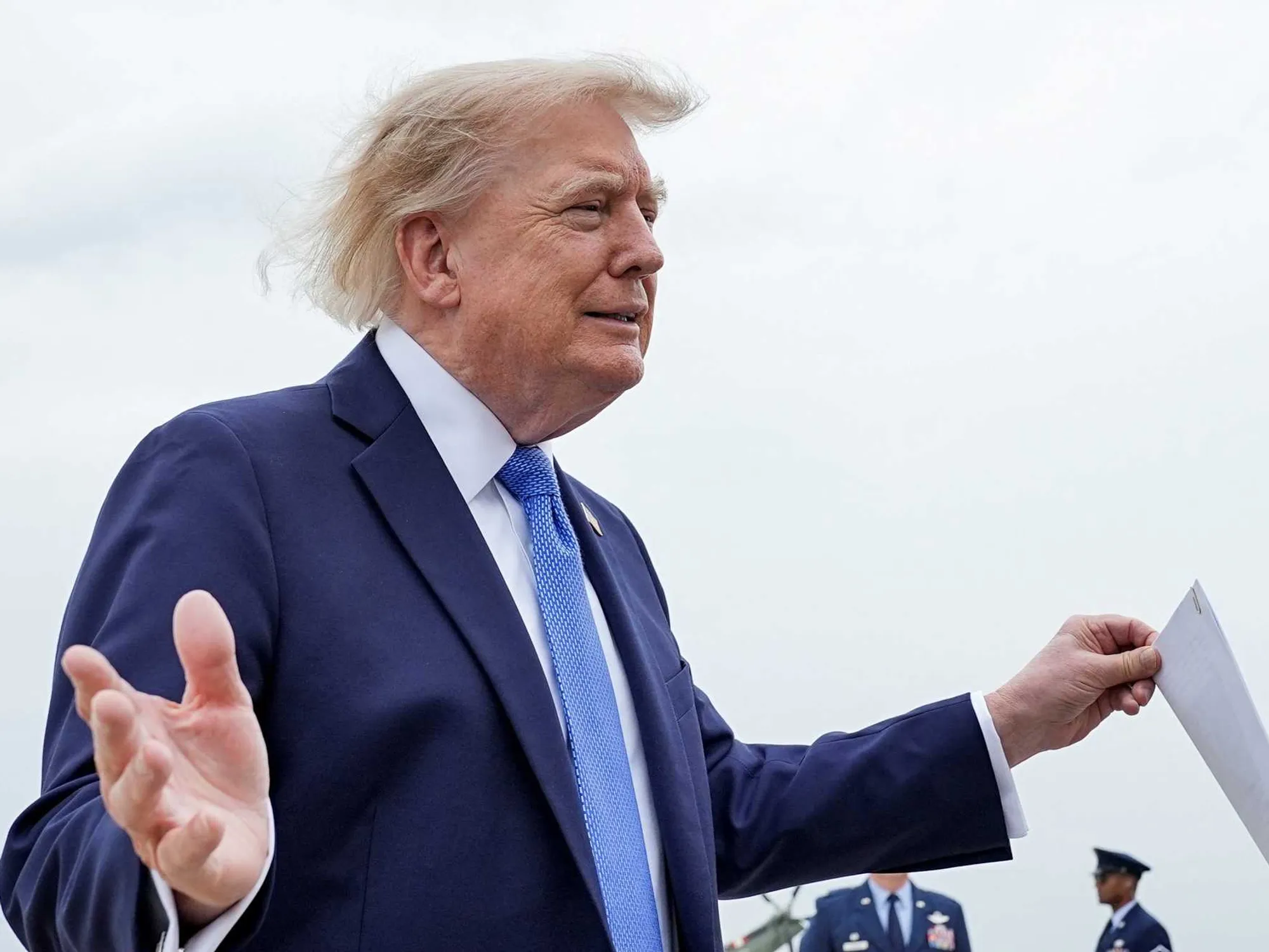 Familias militares alzan la voz tras afirmar Trump que el despliegue récord del USS Lincoln 'no es para nada lo suficientemente largo'