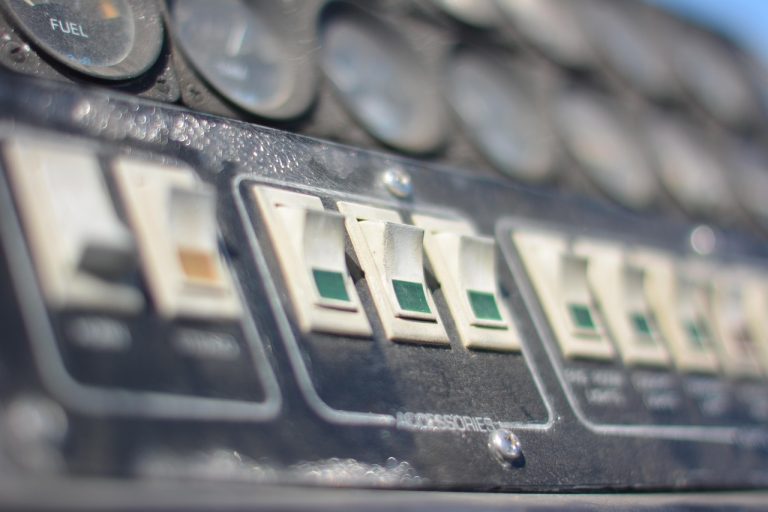 Пресейл Apeing достиг четвёртой стадии на фоне стабилизации Bitcoin около 81 000 долларов