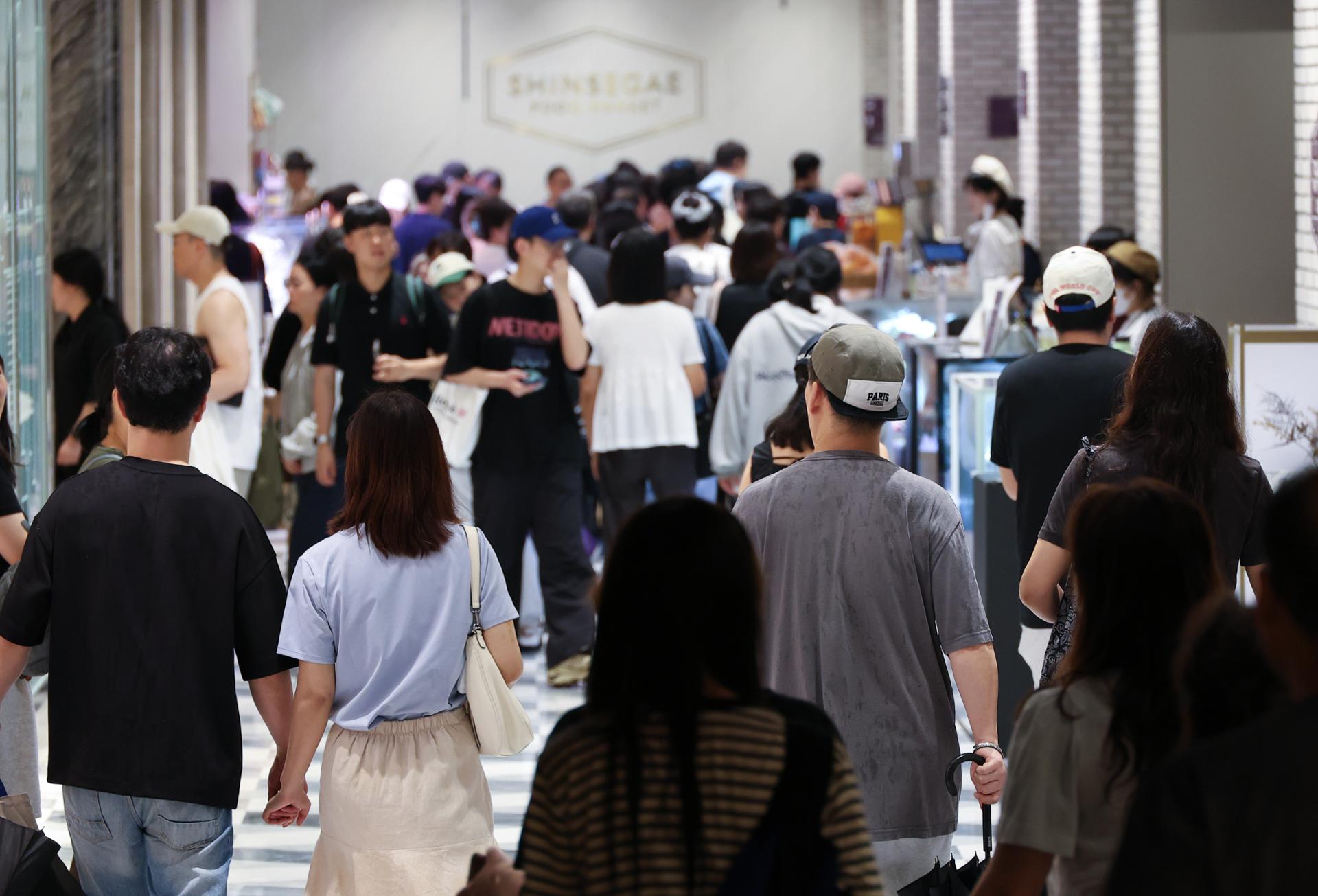 Korea's Retail Sales Rise 6.4% in July on Vacation-Season Demand