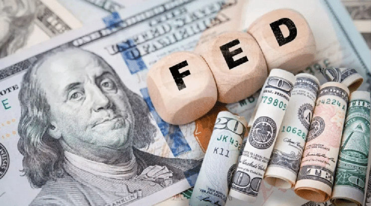 Boston Feds Collins signalisiert mögliche Zinserhöhung, falls der Inflationsrückgang stockt – Was das für Bitcoin (BTC) bedeutet