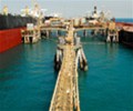 Экспорт российской нефти в августе снизился на 12% по итогам месяца из-за атак в Черном море