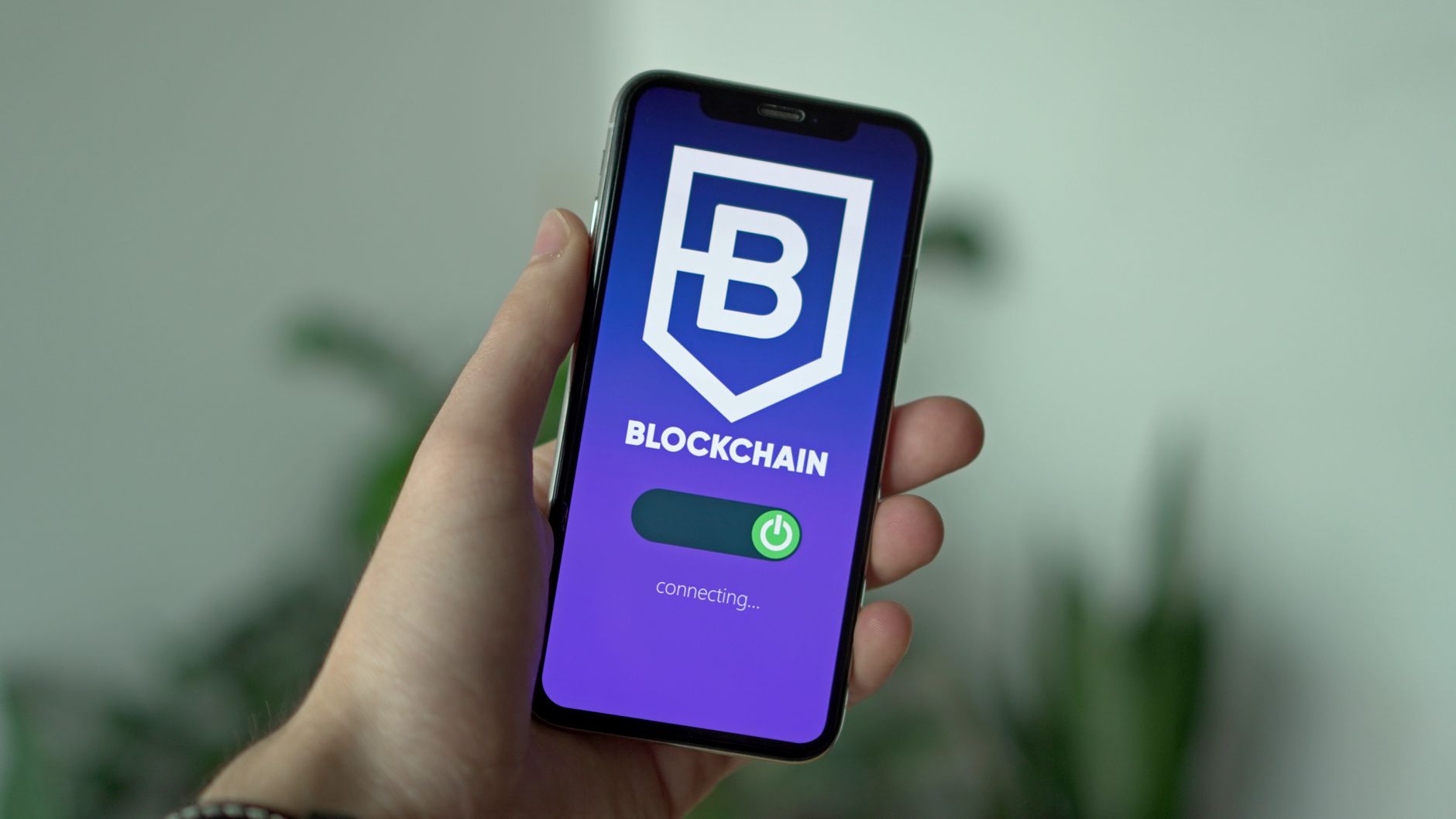 Bessent Urges Senate Vote on CLARITY Act as Crypto Platforms Reorganize