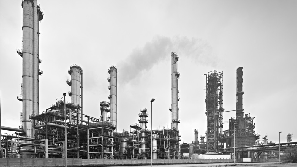 Россия заявила, что падение добычи нефти временно, поскольку НПЗ возобновляют работу