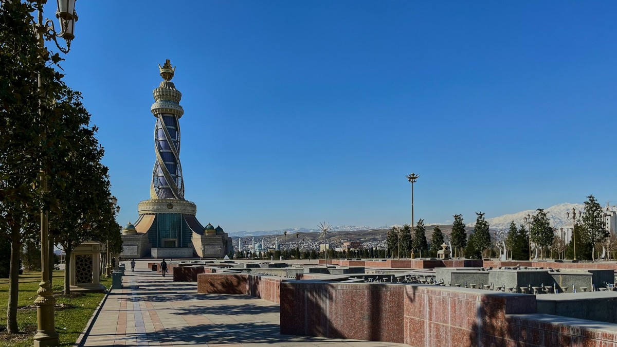 Il Tagikistan chiede all'Iran 2,55 milioni di tonnellate di petrolio mentre crollano le forniture russe di carburante