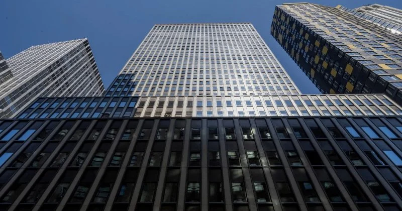 Goldman Sachs przejmuje NEOS Investments w transakcji o wartości 2,3 mld USD, obejmującej Bitcoin ETF