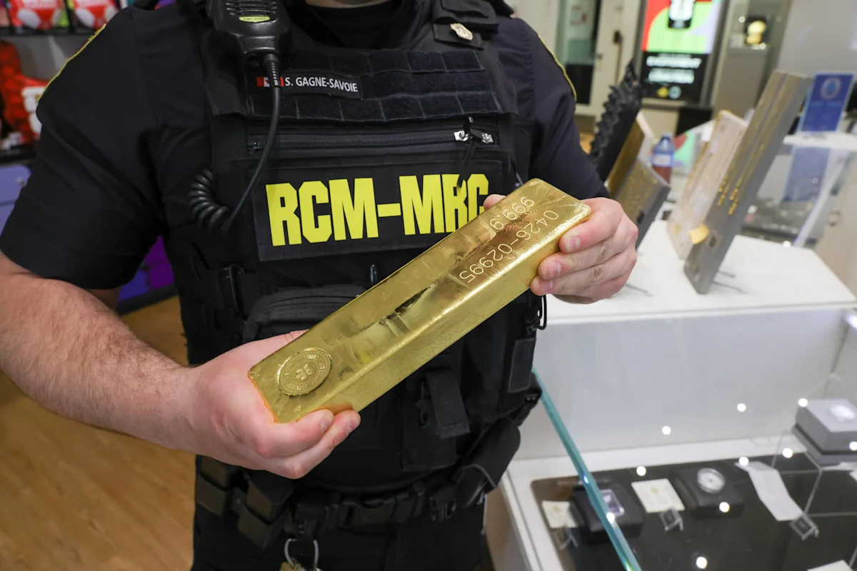 L'or et l'argent rebondissent après une violente chute, mais les investisseurs restent prudents