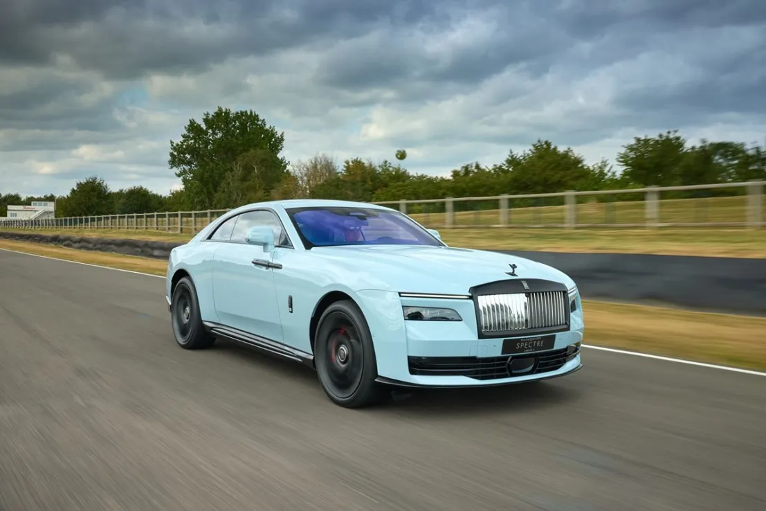 Essai de la Rolls-Royce Spectre Series II : conduire une Rolls-Royce sur circuit