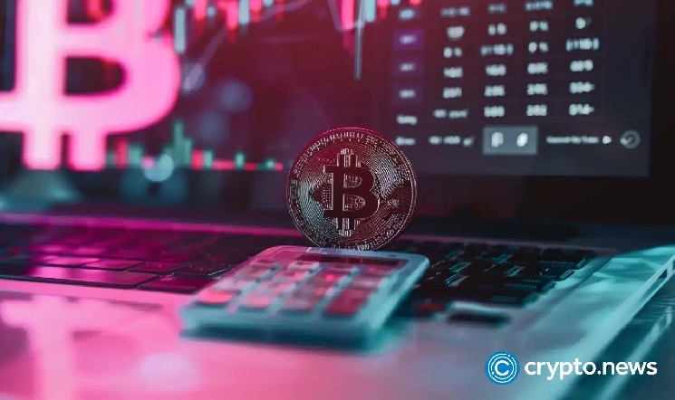 Brytyjski HMRC wysłał 81 172 ostrzeżenia podatkowe dotyczące kryptowalut w 2025/26 r.