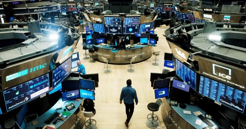 Дивидендная доходность S&P 500 опустилась ниже доходности 10-летних казначейских облигаций США; доля акций, превосходящих облигации по доходности, минимальна с 2007 года