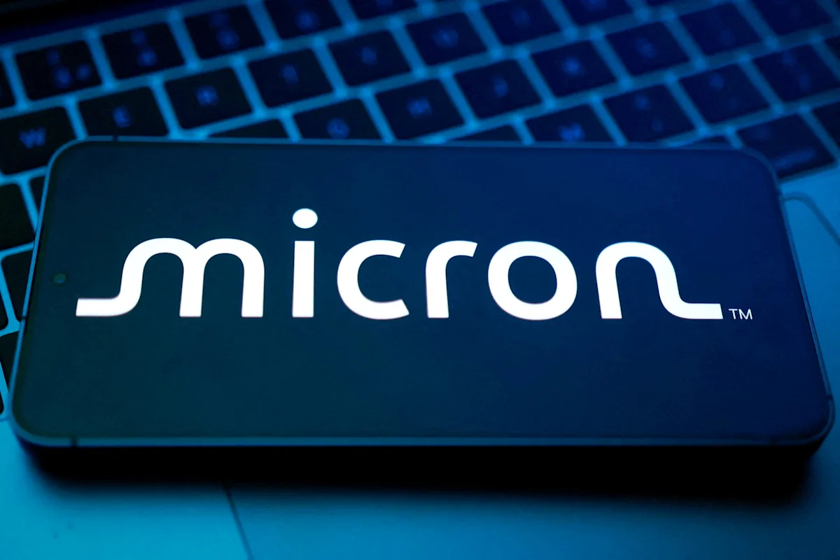 Semiconductor Stocks Pare Losses as Chinese AI Competition Concerns Ease