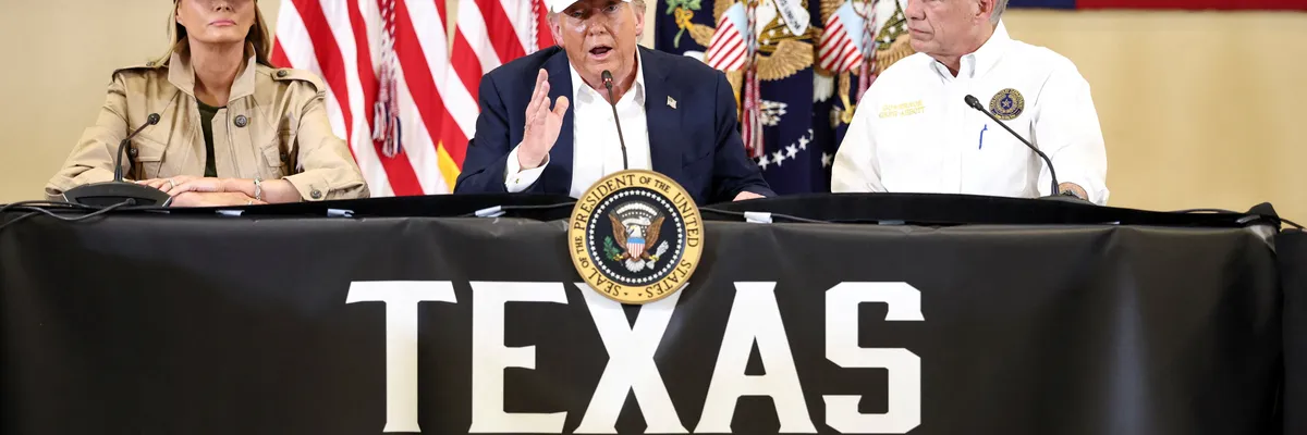 Texas-gouverneur Greg Abbott slaat rally van Trump in San Antonio over nu peilingen voor tussentijdse verkiezingen naderen