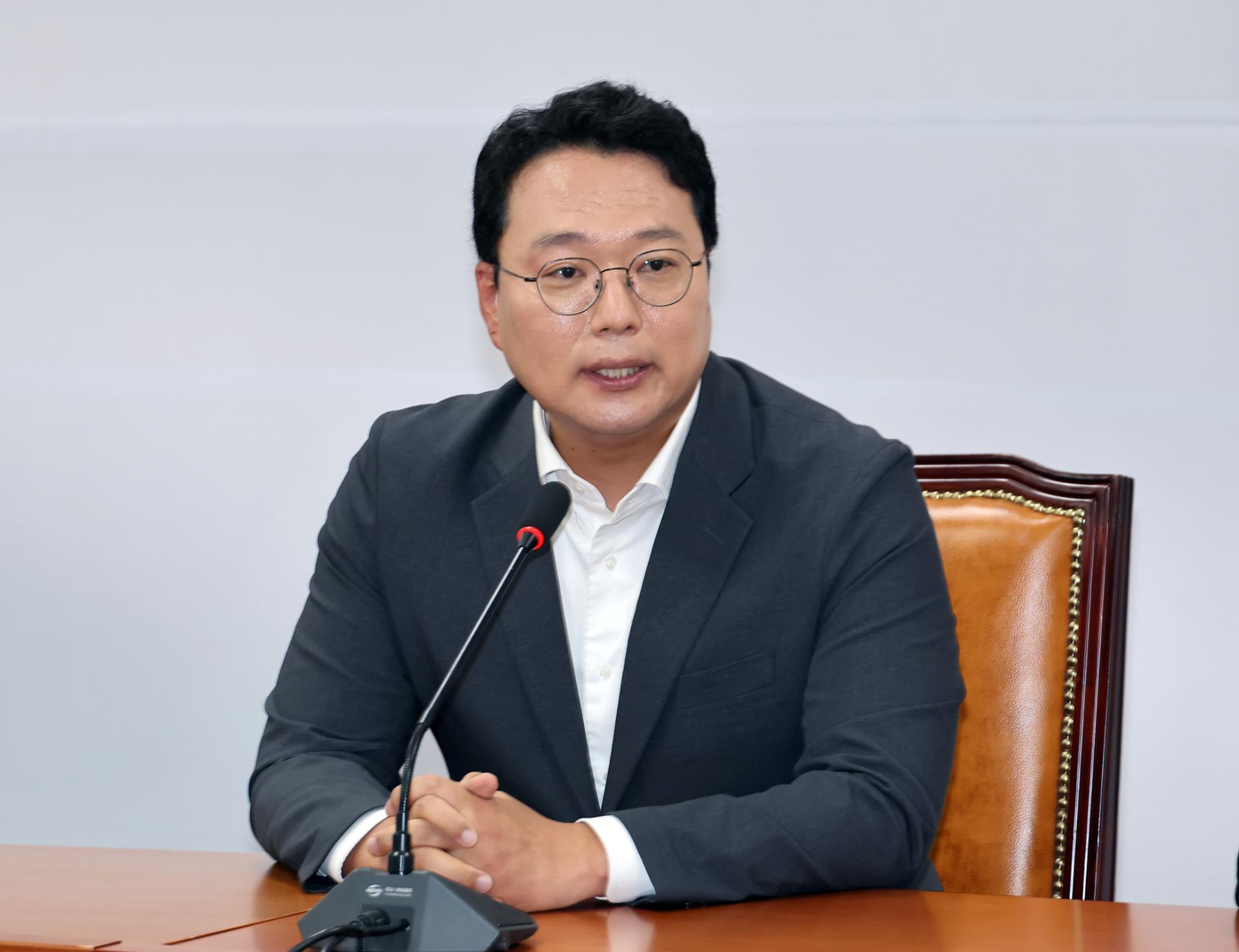 Le chef du groupe parlementaire du Reform Party, Chun Ha-ram, sera le premier député en exercice à suivre un entraînement militaire de base