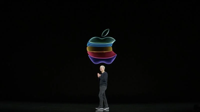 Акции Apple упали на 4%, несмотря на рекордную выручку в последнем отчете Тима Кука на посту гендиректора