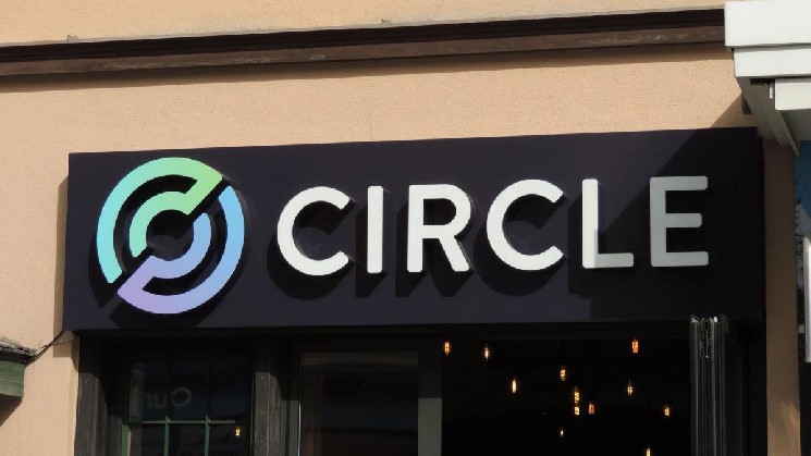 Circle Defends USDC Economics as Rival Stablecoins Court Its Partners With Bigger Reserve Payouts