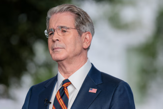 US Treasury Secretary Scott Bessent Warns Weak Yen Could Fuel Inflation and Pressure Asian Currencies