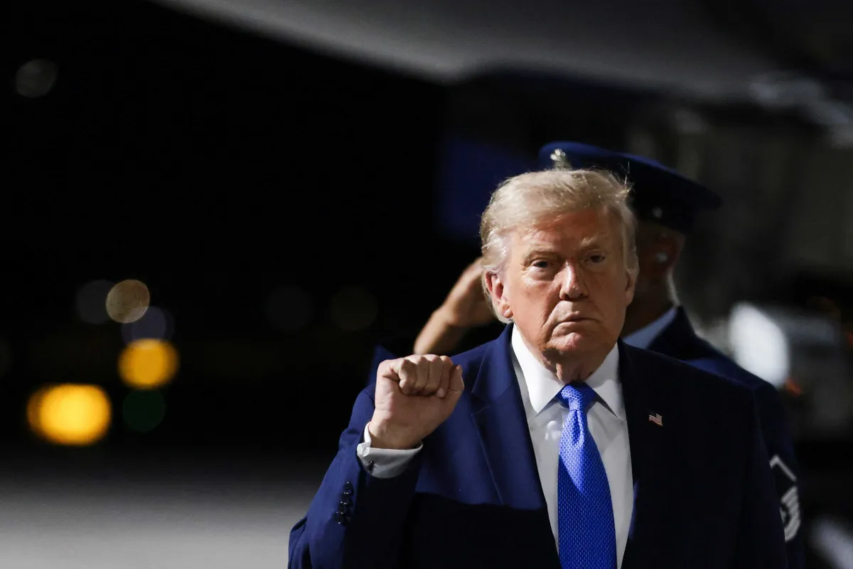 Аналитик: Трамп срывается на других, поскольку унижение нарастает