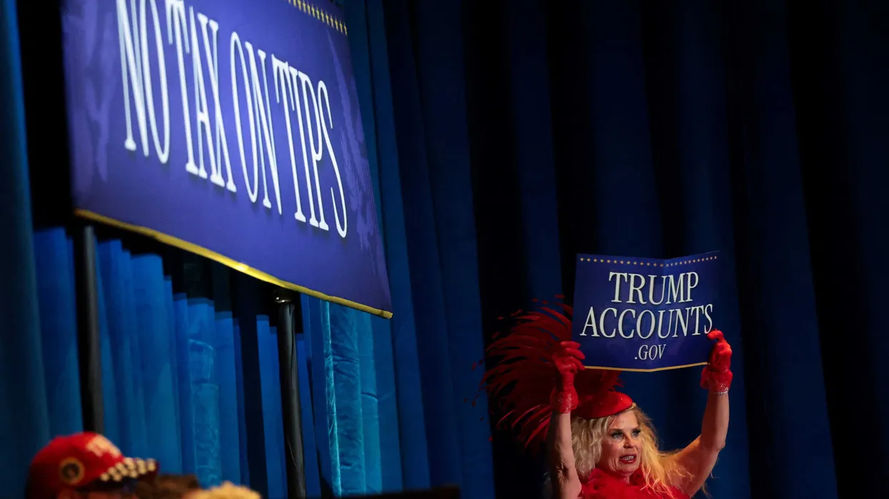 Elettori di Trump "delusi" perdono fiducia nell'agenda "insensata", rileva sondaggista repubblicana