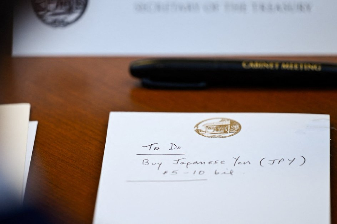 La note de Bessent à Camp David révèle une potentielle intervention sur le yen et suscite des craintes d'une crise financière en chaîne