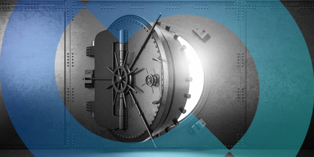 Irlandzkie gangi wynajmują prywatne skarbce, by ukrywać klucze do kryptowalut — twierdzi Biuro ds. Przestępczych Aktywów