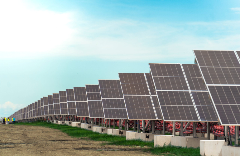 Milwaukee inaugura il più grande progetto solare della città con un ampliamento da 4,6 MW su una discarica