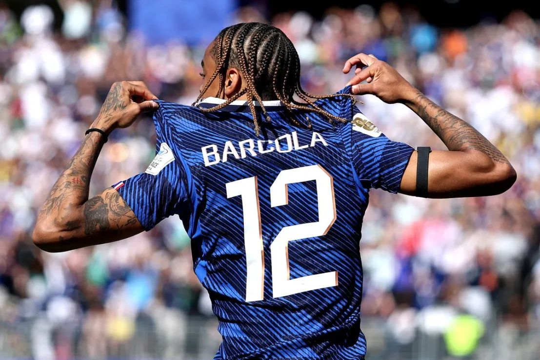 L'acquisto di Bradley Barcola per 123 milioni di sterline porta le spese della Premier League a 3 miliardi