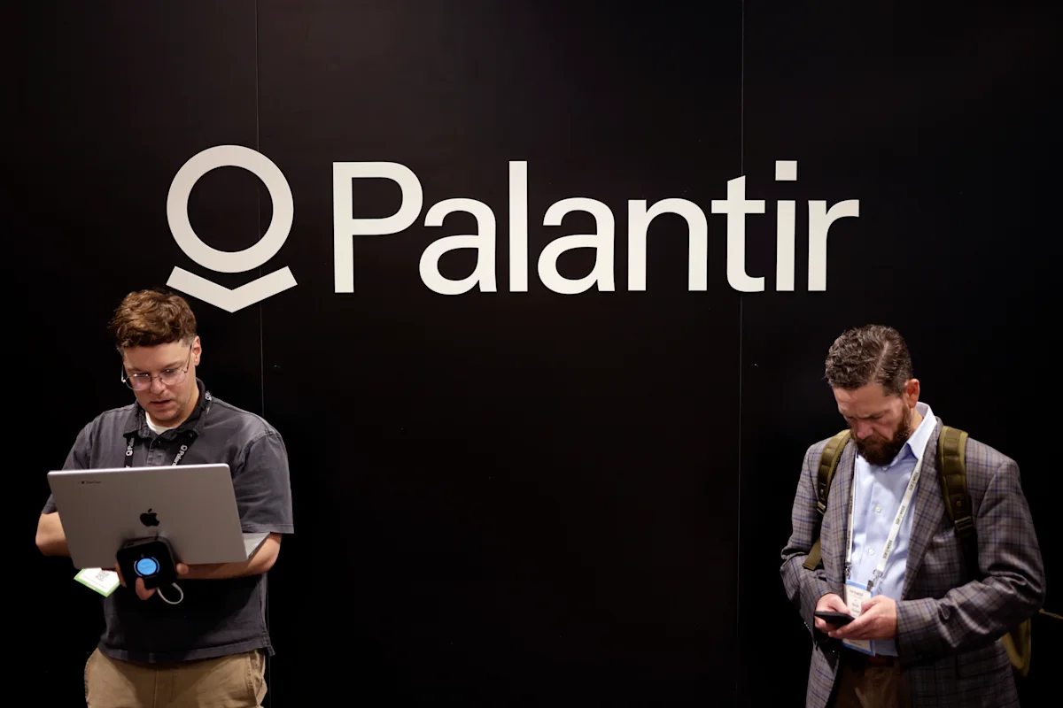 美股期貨上揚,財報季密集登場;Palantir與Caterpillar股價跳漲