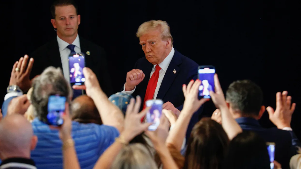 Trump 'disperato' e 'se ne inventa un sacco' sull'economia: l'analisi di un esperto di Wall Street