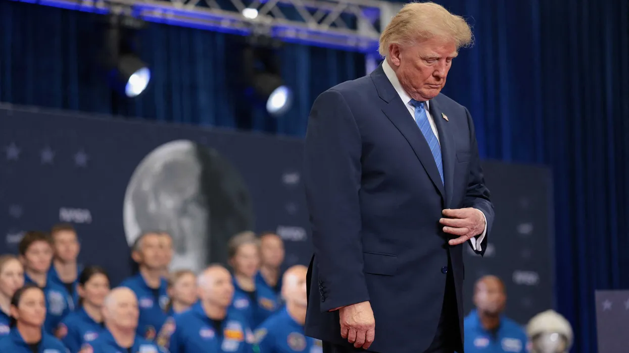 Psicologo segnala episodio di scosse 'distinto e preoccupante' durante il discorso di Trump al Johnson Space Center